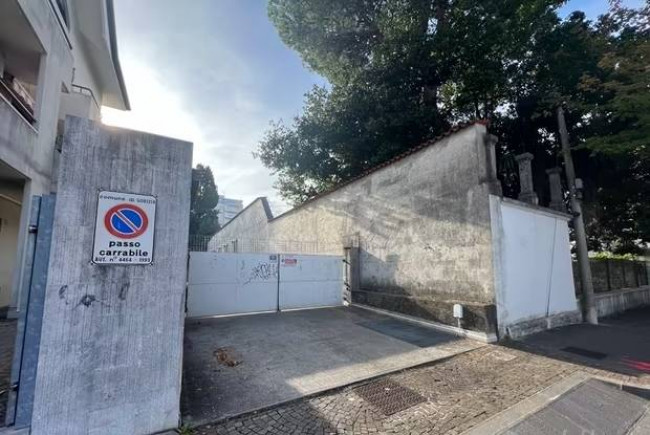 Box o garage in vendita a Gorizia