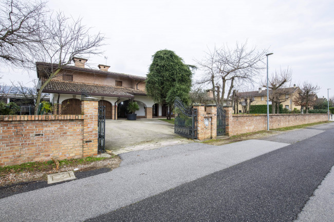 Villa in vendita a Gonars