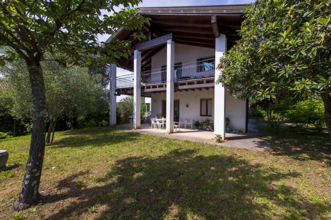 Villa in vendita a Capriva del Friuli