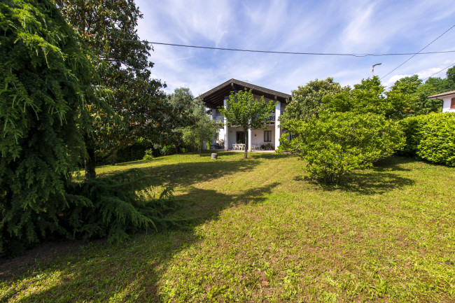 Villa in vendita a Capriva del Friuli