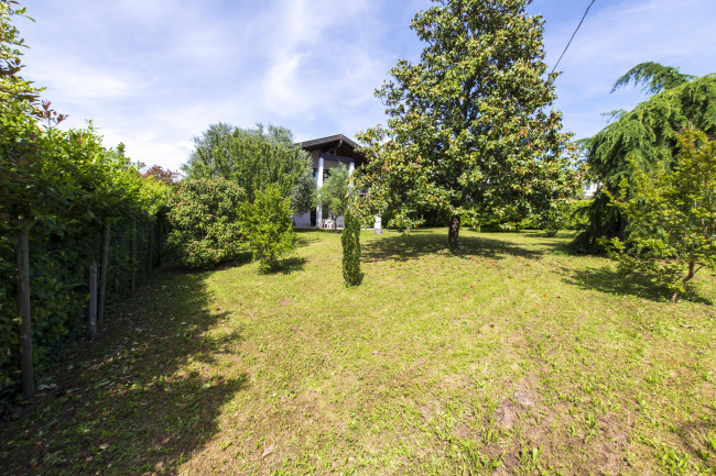 Villa in vendita a Capriva del Friuli