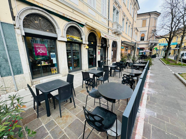 Locale commerciale in affitto a Gorizia