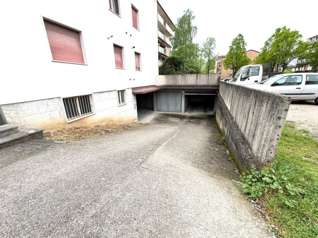 Box o garage in vendita a Gorizia
