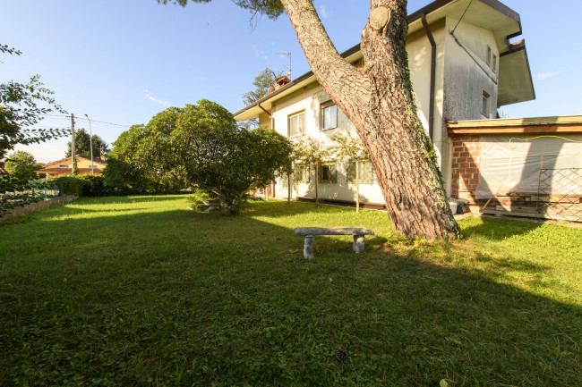 Appartamento in Villa bifamiliare con giardino in vendita a San Lorenzo Isontino