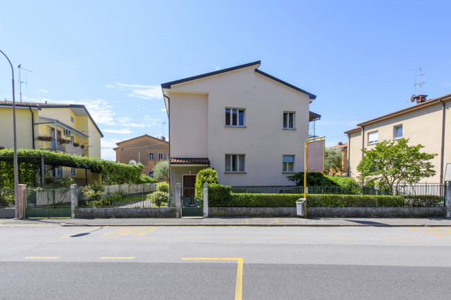 Appartamento in Villa bifamiliare con giardino in vendita a Gorizia