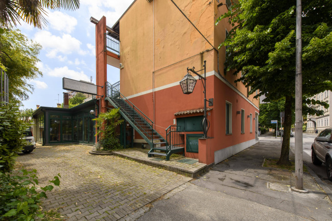 Stabile/Edifico/Palazzo in vendita a Gorizia