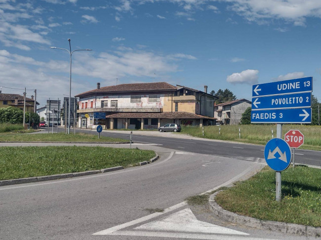 Stabile/Edifico/Palazzo in vendita a Faedis