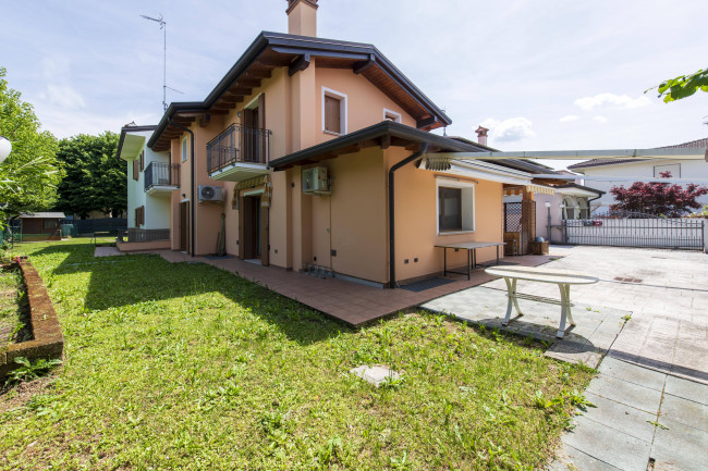 Villa in vendita a Mariano del Friuli