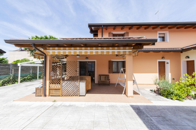 Villa in vendita a Mariano del Friuli