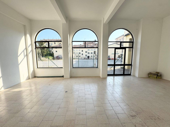 Locale commerciale in affitto a Gorizia