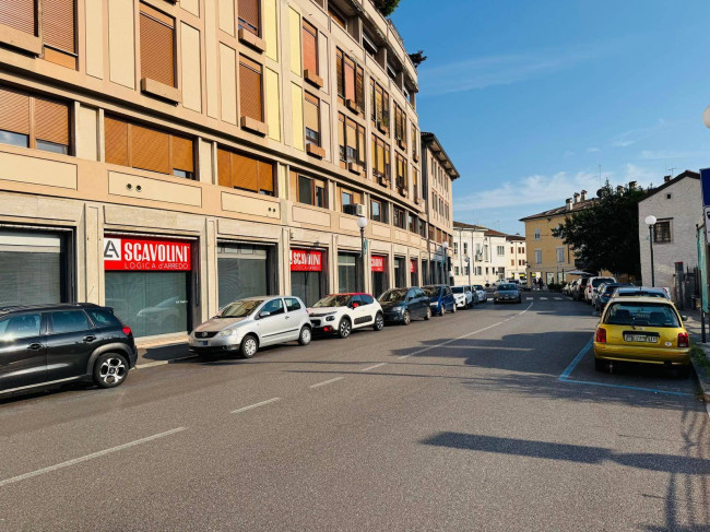 Locale commerciale in affitto a Gorizia