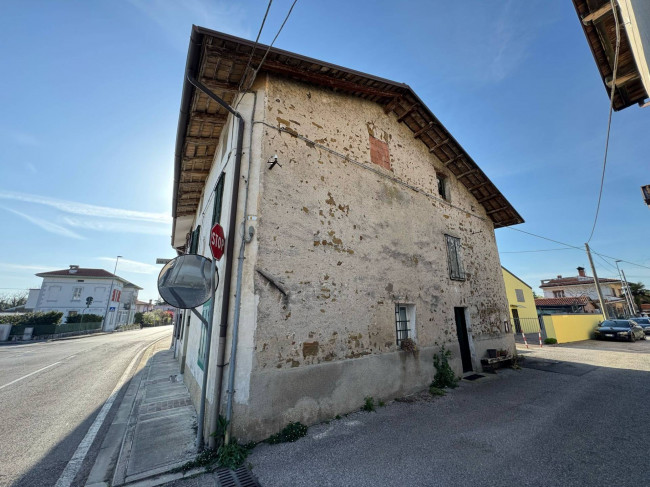 Casa accostata in vendita a Mossa