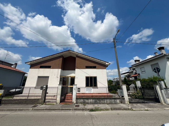 Bifamiliare in vendita a Romans d'Isonzo