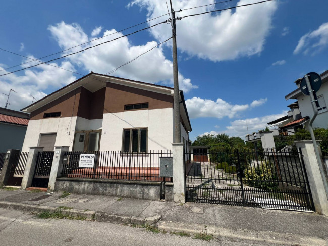 Bifamiliare in vendita a Romans d'Isonzo