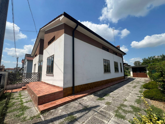 Bifamiliare in vendita a Romans d'Isonzo
