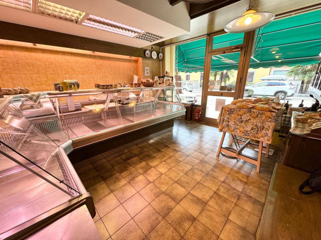 Locale commerciale in vendita a Gorizia