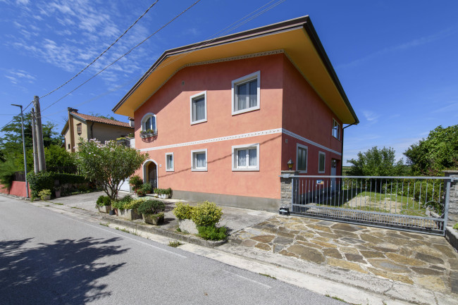 Villa in vendita a San Floriano del Collio