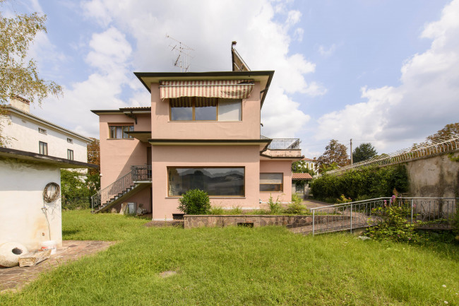 Villa in vendita a Gorizia