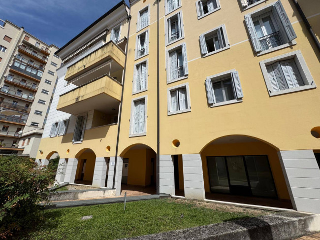 Locale commerciale in affitto a Gorizia