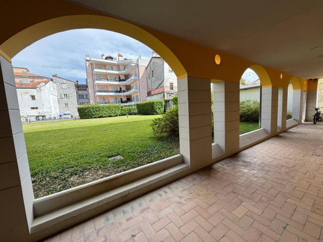 Locale commerciale in affitto a Gorizia