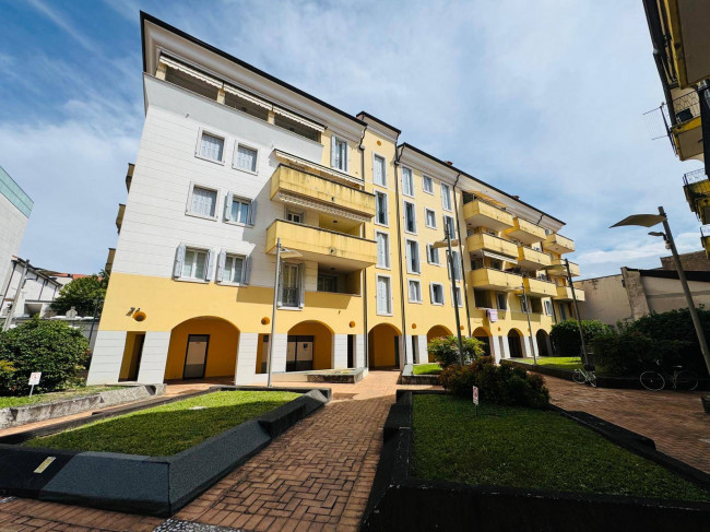 Locale commerciale in affitto a Gorizia