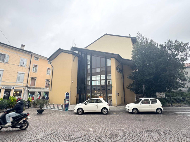 Locale commerciale in affitto a Gorizia