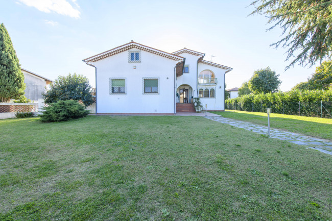 Villa in vendita a Castions di Strada