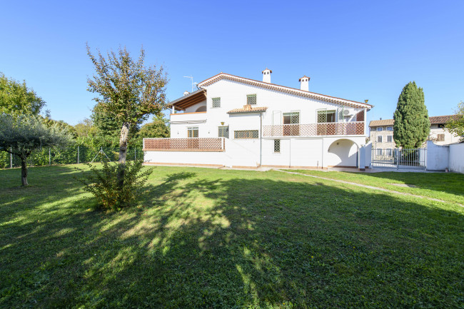 Villa in vendita a Castions di Strada