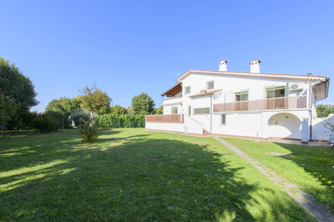 Villa in vendita a Castions di Strada