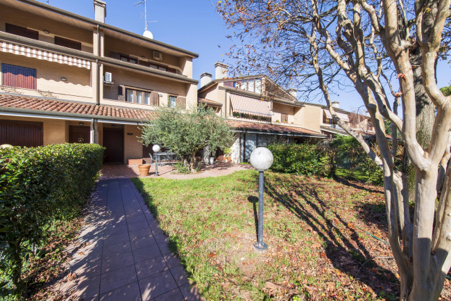 Villa in vendita a Romans d'Isonzo