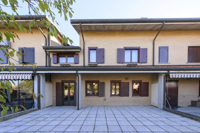 Villa in vendita a Romans d'Isonzo