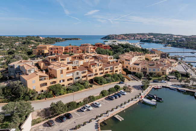 Appartamento in vendita a Arzachena