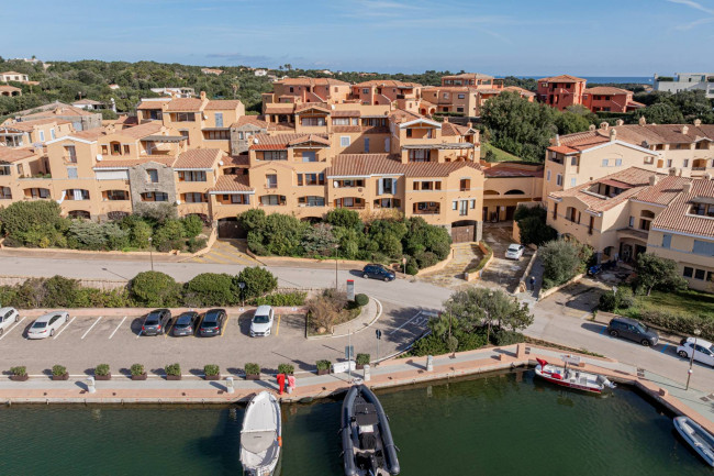 Appartamento in vendita a Arzachena