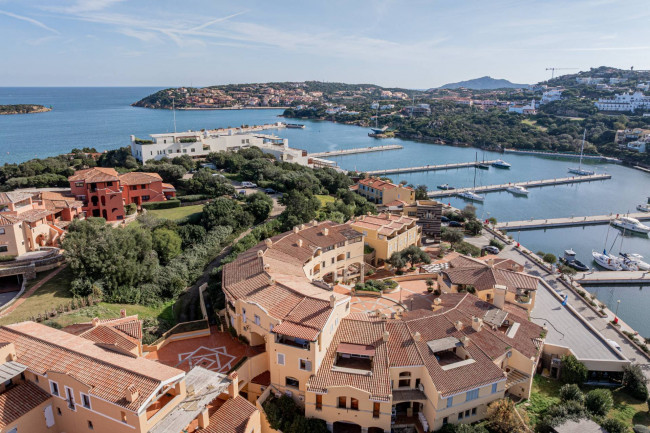 Appartamento in vendita a Arzachena