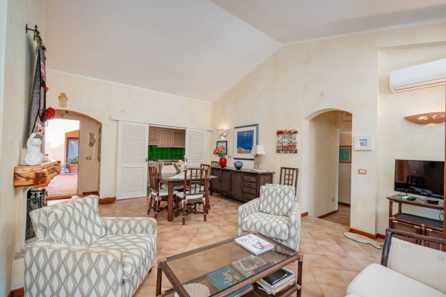 Appartamento in vendita a Arzachena