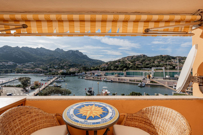 Appartamento in vendita a Arzachena