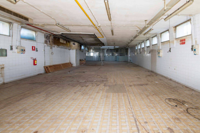 Locale commerciale in vendita a Gorizia