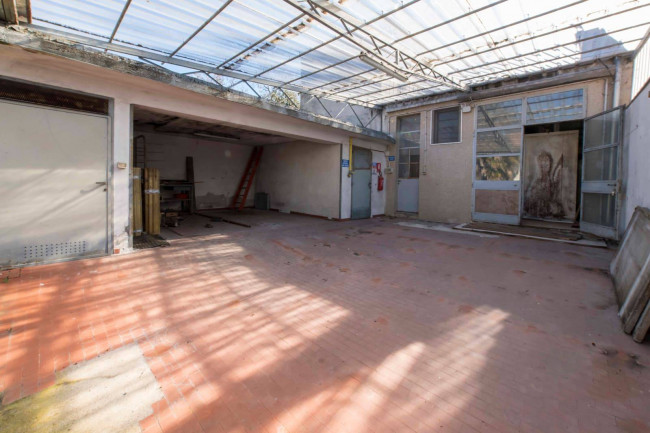 Locale commerciale in vendita a Gorizia