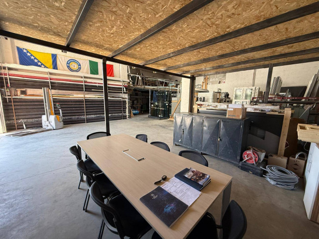 Capannone in vendita a Gorizia