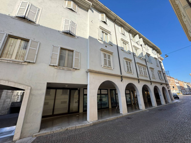 Locale commerciale in vendita a Gorizia