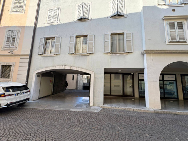 Locale commerciale in vendita a Gorizia