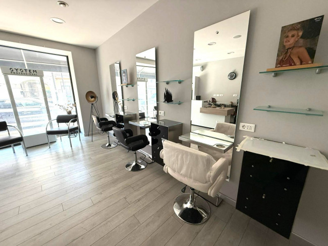 Locale commerciale in vendita a Sagrado