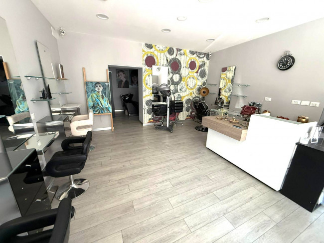 Locale commerciale in vendita a Sagrado