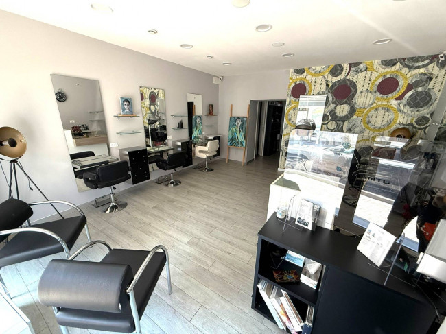 Locale commerciale in vendita a Sagrado