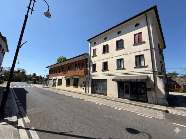 Locale commerciale in vendita a Sagrado