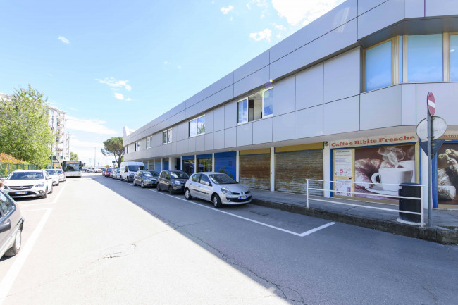 Locale commerciale in vendita a Monfalcone