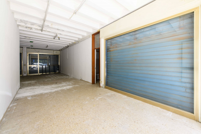 Locale commerciale in vendita a Monfalcone