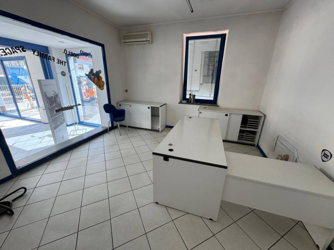 Locale commerciale in vendita a Monfalcone
