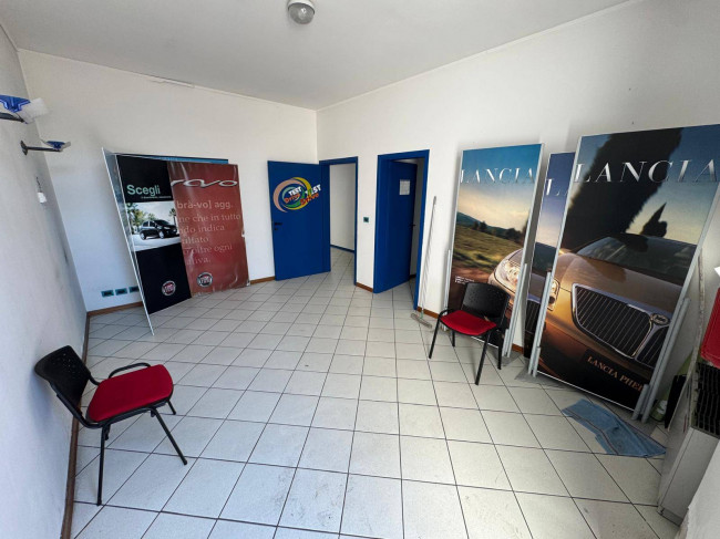 Locale commerciale in vendita a Monfalcone