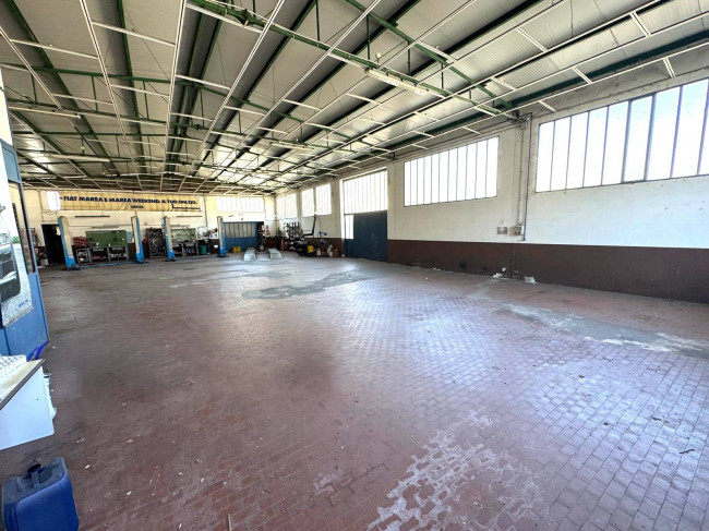 Locale commerciale in vendita a Monfalcone
